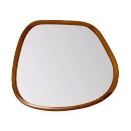 Simple and Versatile Bathroom Mirror